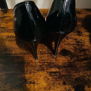 Size 7/12 Louboutin privé